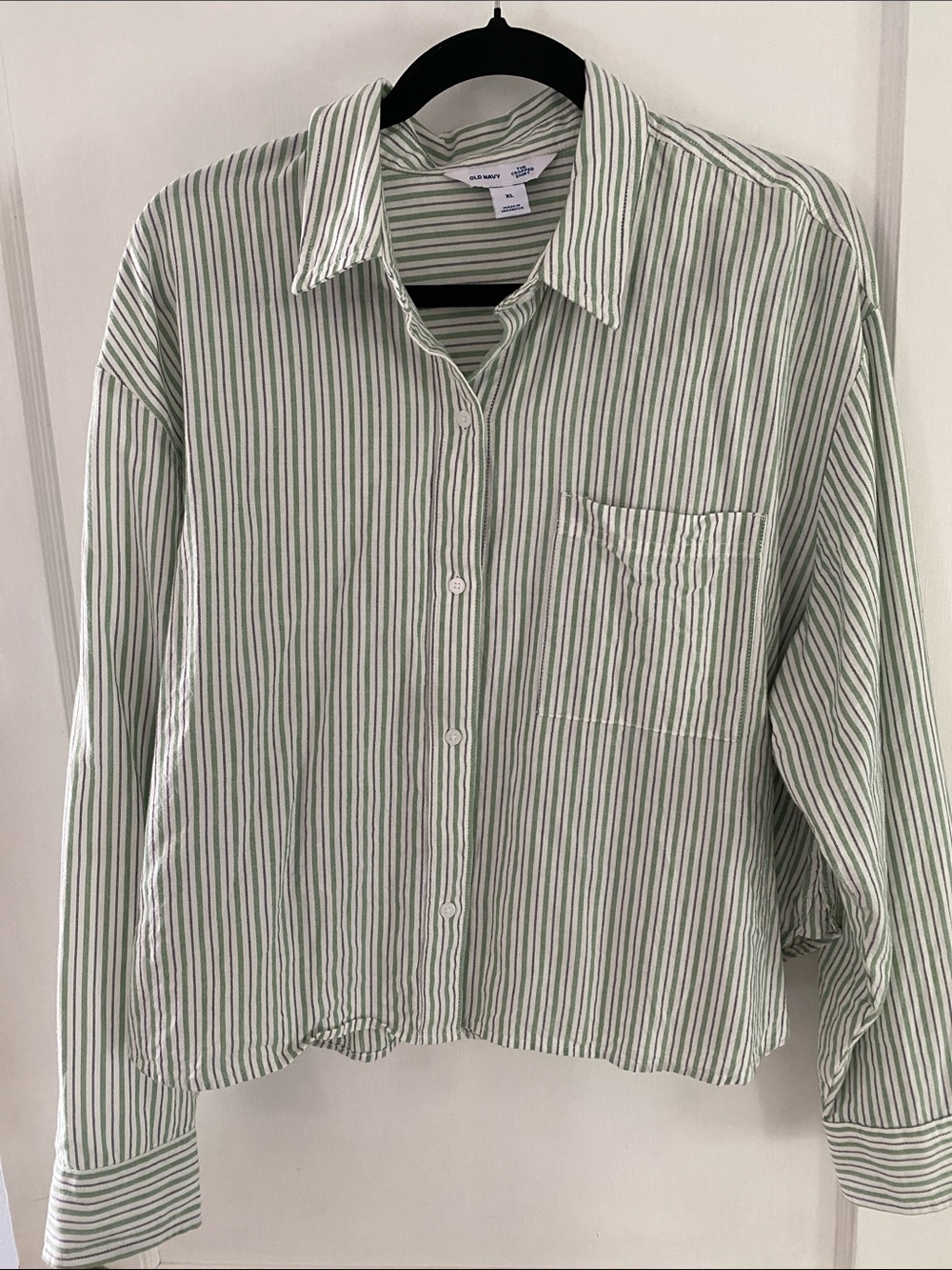 Old Navy Green and White Striped Crop Button-Up Shirt 100%cotton